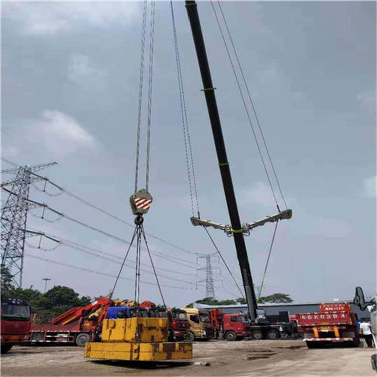 东阁镇风电设备吊装